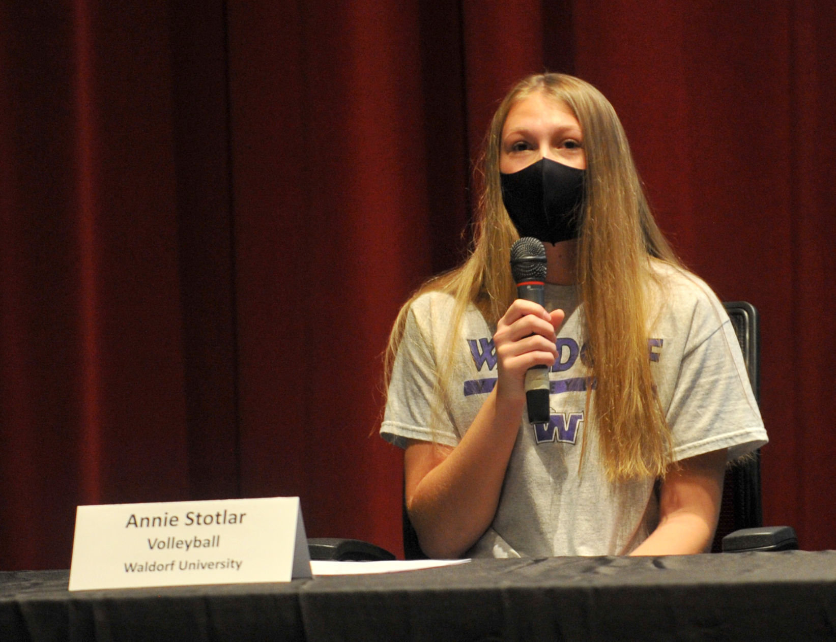 121620-qc-spt-signing day-067